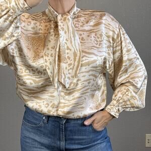 Escada Vintage Leopard Tiger Print Cream Silk Blouse Top Size 36/6 Long Sleeve